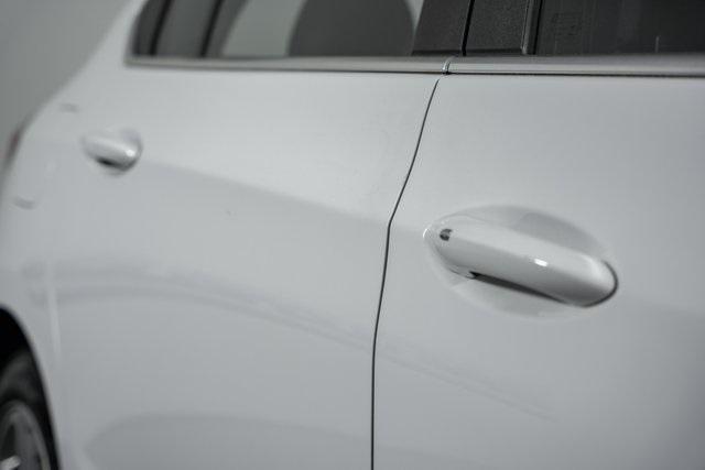 Photo of 2017 Summit White Chevrolet Cruze