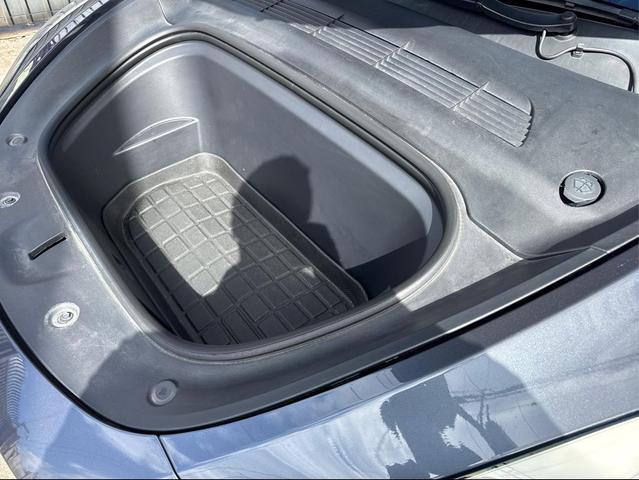 Photo of 2022 Midnight Silver Metallic Tesla Model Y