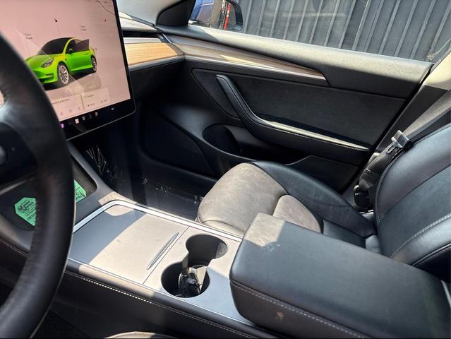 Photo of 2022 Deep Blue Metallic Tesla Model 3