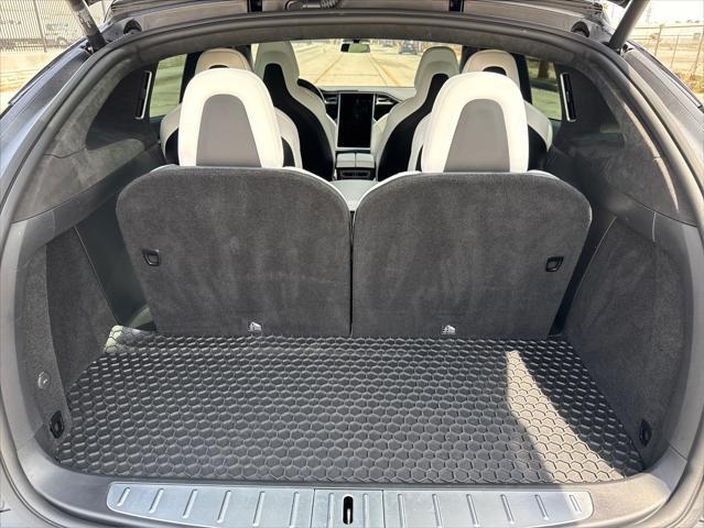 Photo of 2017 Solid Black Tesla Model X