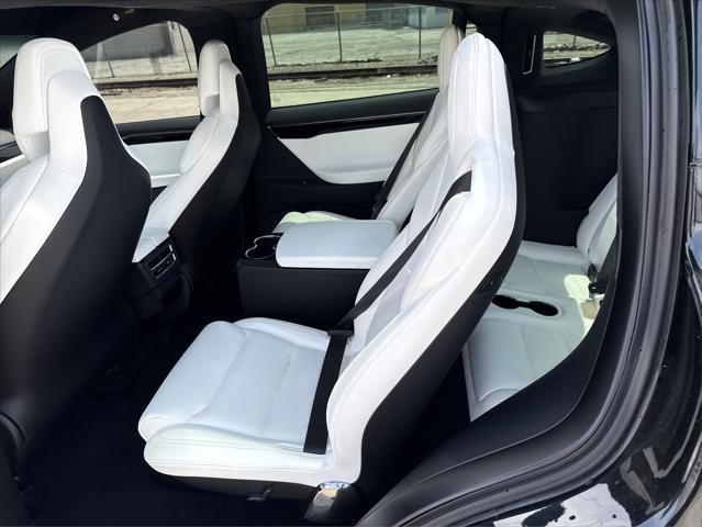 Photo of 2017 Solid Black Tesla Model X