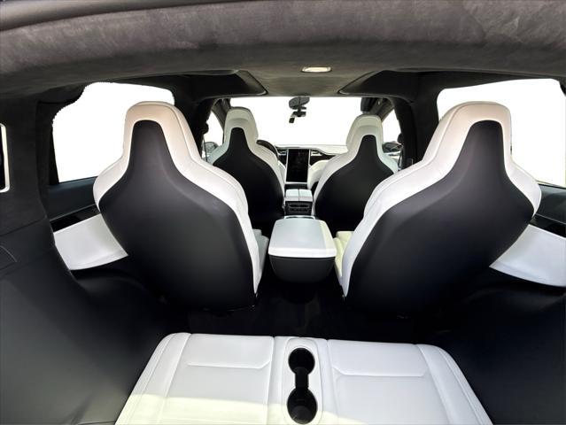 Photo of 2017 Solid Black Tesla Model X