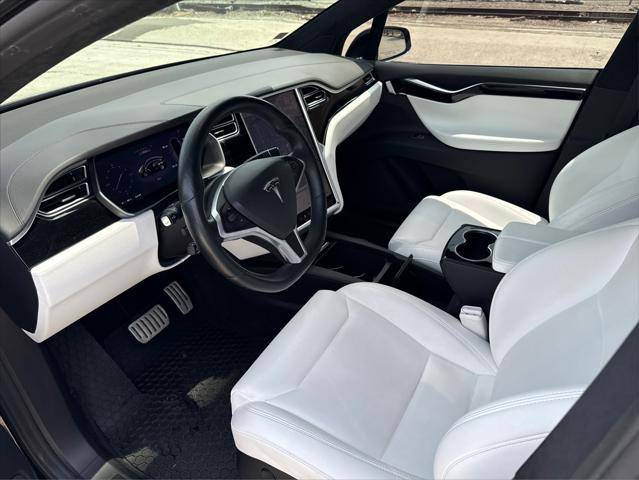 Photo of 2017 Solid Black Tesla Model X