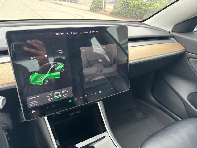 Photo of 2018 Pearl White Multi-Coat Tesla Model 3