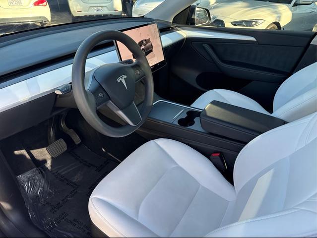 Photo of 2023 Midnight Silver Metallic Tesla Model Y