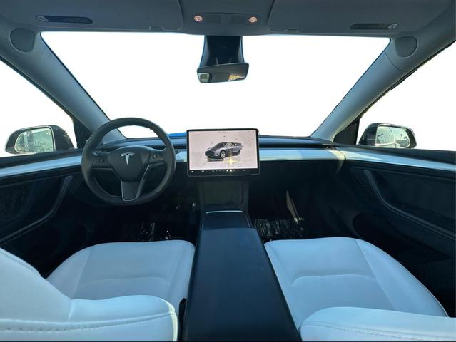 Photo of 2023 Midnight Silver Metallic Tesla Model Y