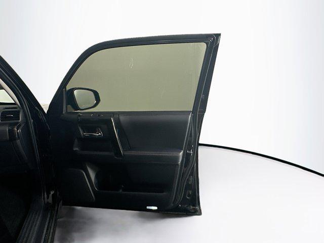 Photo of 2021 Midnight Black Metallic Toyota 4Runner