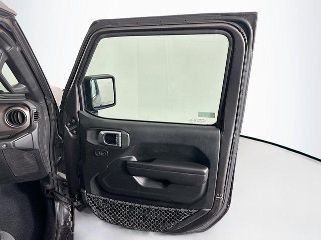 Photo of 2020 Granite Crystal Metallic Clearcoat Jeep Gladiator