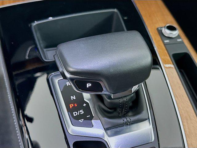 Photo of 2023 Florett Silver Metallic Audi Q5