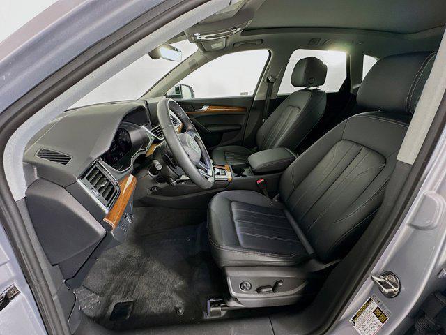 Photo of 2023 Florett Silver Metallic Audi Q5