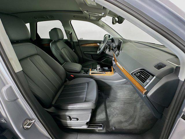 Photo of 2023 Florett Silver Metallic Audi Q5
