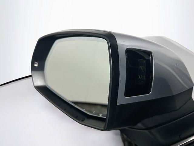 Photo of 2023 Florett Silver Metallic Audi Q5