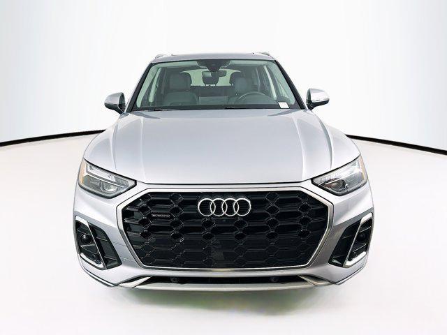 Photo of 2023 Florett Silver Metallic Audi Q5
