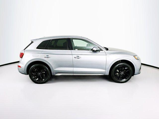 Photo of 2023 Florett Silver Metallic Audi Q5