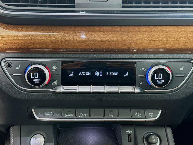 Photo of 2023 Florett Silver Metallic Audi Q5