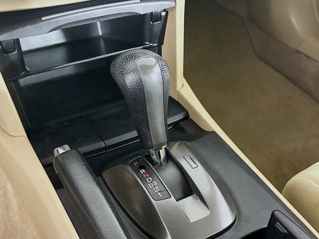Photo of 2009 Bold Beige Metallic Honda Accord