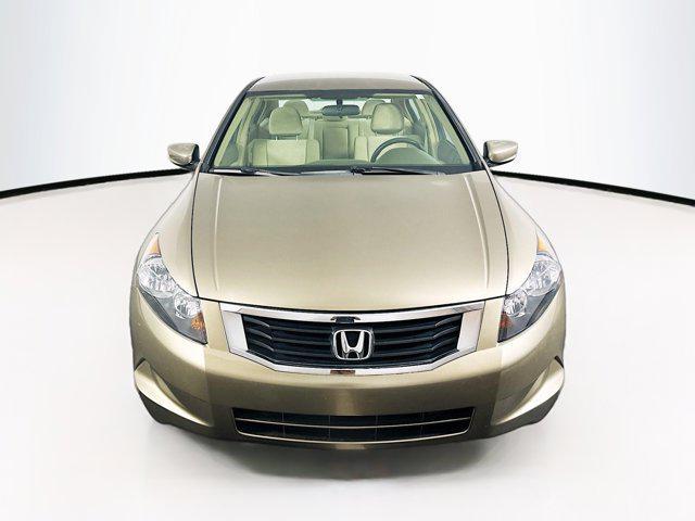 Photo of 2009 Bold Beige Metallic Honda Accord
