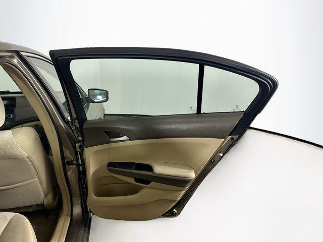 Photo of 2009 Bold Beige Metallic Honda Accord