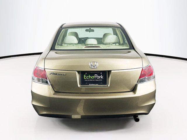 Photo of 2009 Bold Beige Metallic Honda Accord