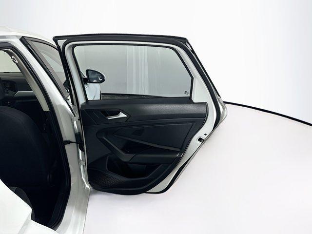 Photo of 2020 Pure White Volkswagen Jetta