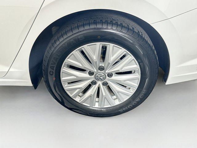 Photo of 2020 Pure White Volkswagen Jetta