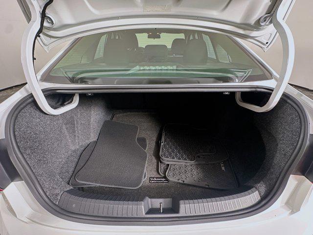 Photo of 2020 Pure White Volkswagen Jetta