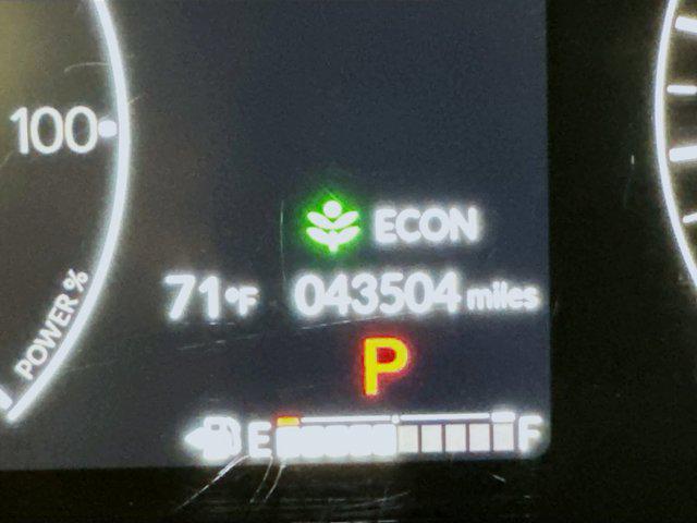 Photo of 2025 Platinum White Pearl Honda CR-V Hybrid