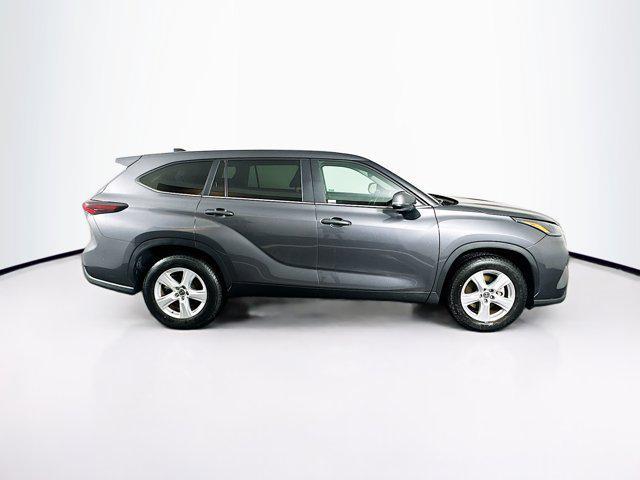 Photo of 2024 Magnetic Gray Metallic Toyota Highlander