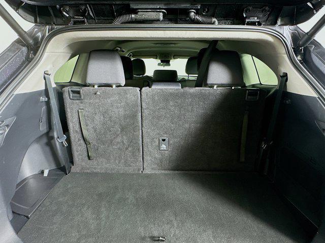 Photo of 2024 Magnetic Gray Metallic Toyota Highlander
