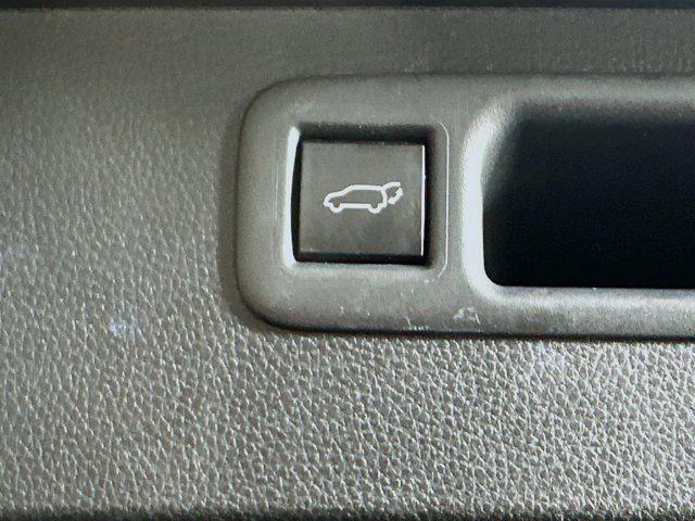Photo of 2024 Magnetic Gray Metallic Toyota Highlander