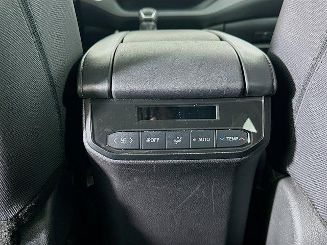 Photo of 2024 Magnetic Gray Metallic Toyota Highlander