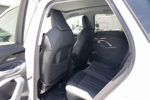 Photo of 2025 Glacier White Metallic Audi Q5