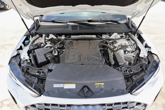 Photo of 2025 Glacier White Metallic Audi Q5