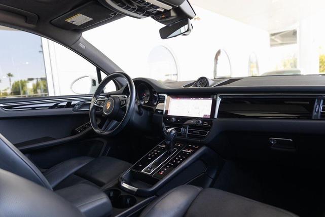 Photo of 2023 White Porsche Macan