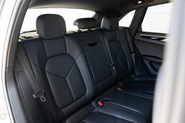 Photo of 2023 White Porsche Macan