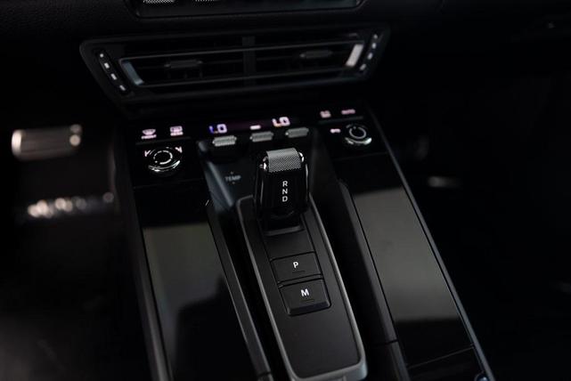 Photo of 2024 Gentian Blue Metallic Porsche 911