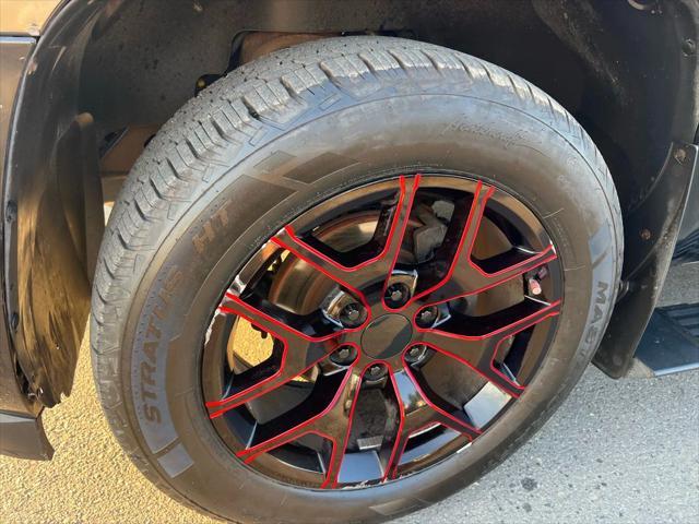 Photo of 2013 Black Chevrolet Suburban