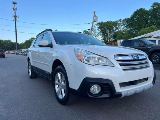 Photo of 2014 Satin White Pearl Subaru Outback