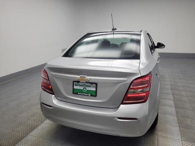 Photo of 2017 Silver Ice Metallic Chevrolet Sonic