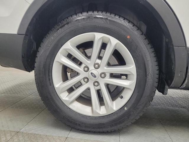 Photo of 2016 Oxford White Ford Explorer