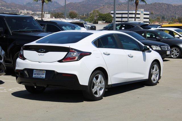 Photo of 2019 Summit White Chevrolet Volt
