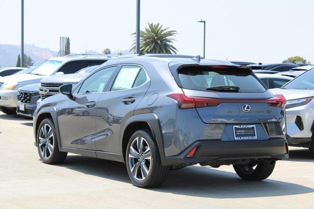 Photo of 2025 Cloudburst Gray Lexus UX 300h