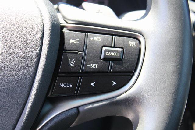 Photo of 2023 Eminent White Pearl Lexus ES 300h