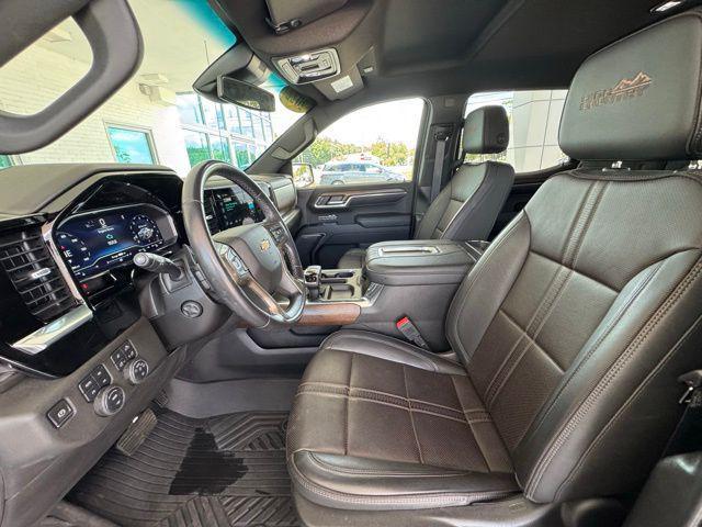 Photo of 2022 Black Chevrolet Silverado 1500