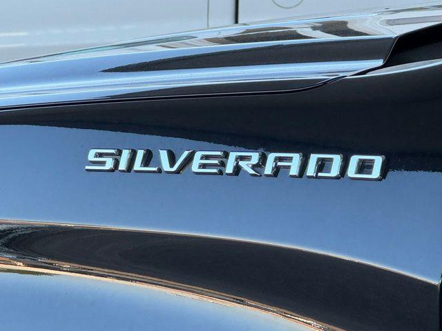 Photo of 2022 Black Chevrolet Silverado 1500