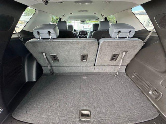Photo of 2020 Silver Ice Metallic Chevrolet Traverse