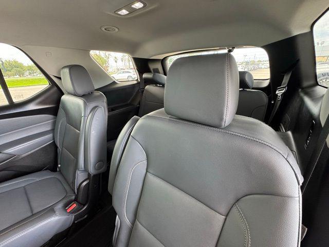 Photo of 2020 Silver Ice Metallic Chevrolet Traverse