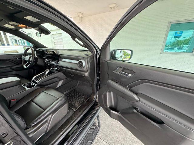 Photo of 2024 Black Chevrolet Colorado