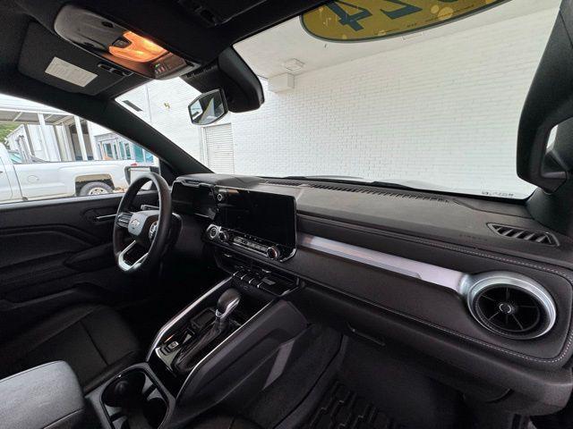 Photo of 2024 Black Chevrolet Colorado