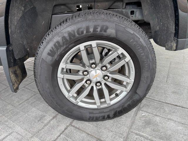Photo of 2024 Black Chevrolet Colorado